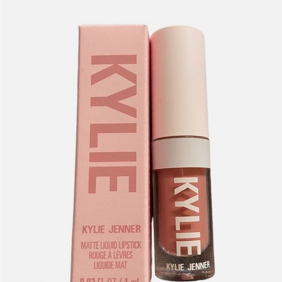 Kylie Cosmetics Matte Liquid Lipstick - KOKO K SAMPLE SIZE .003 SET OF 2 - Picture 1 of 4